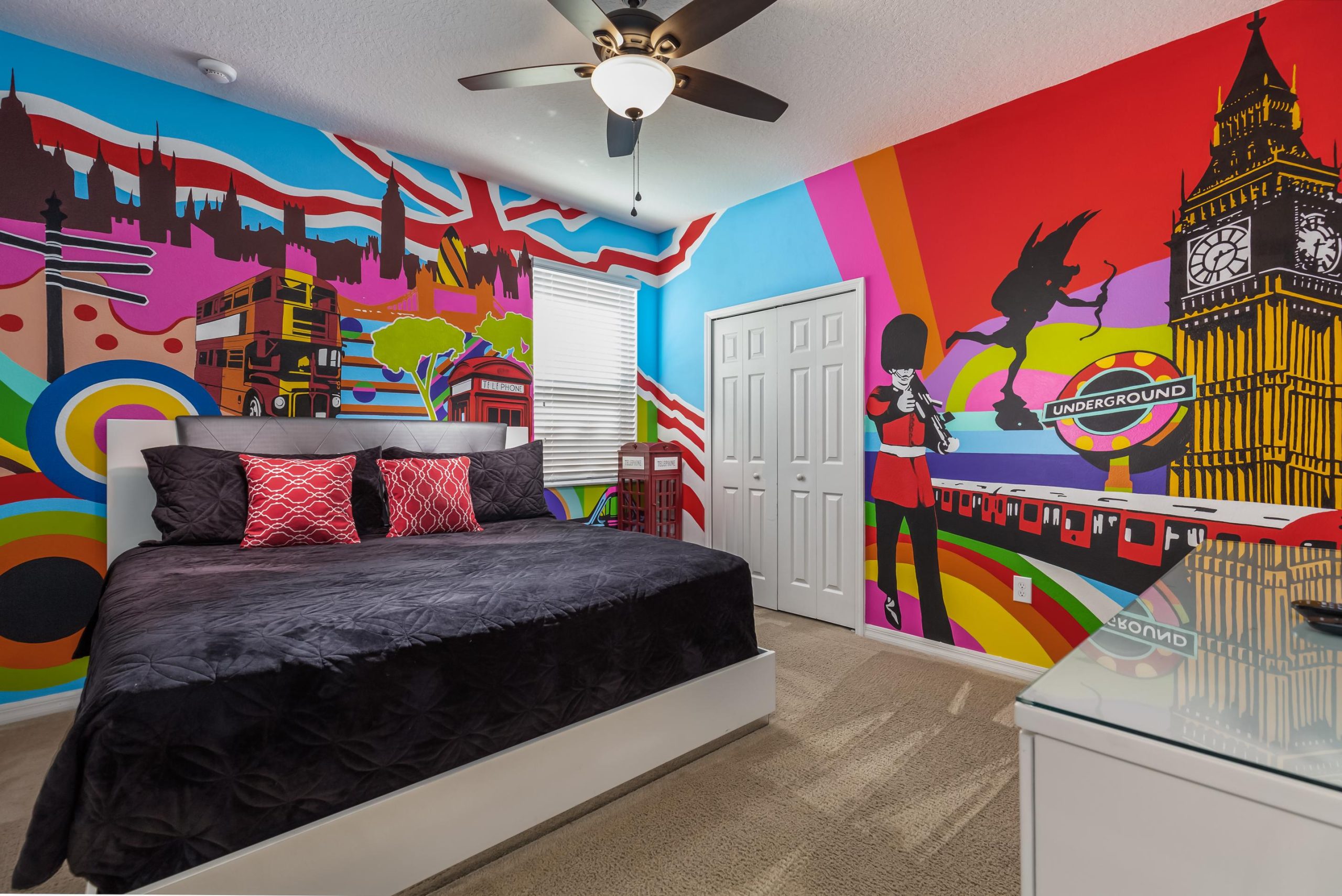 global themed home