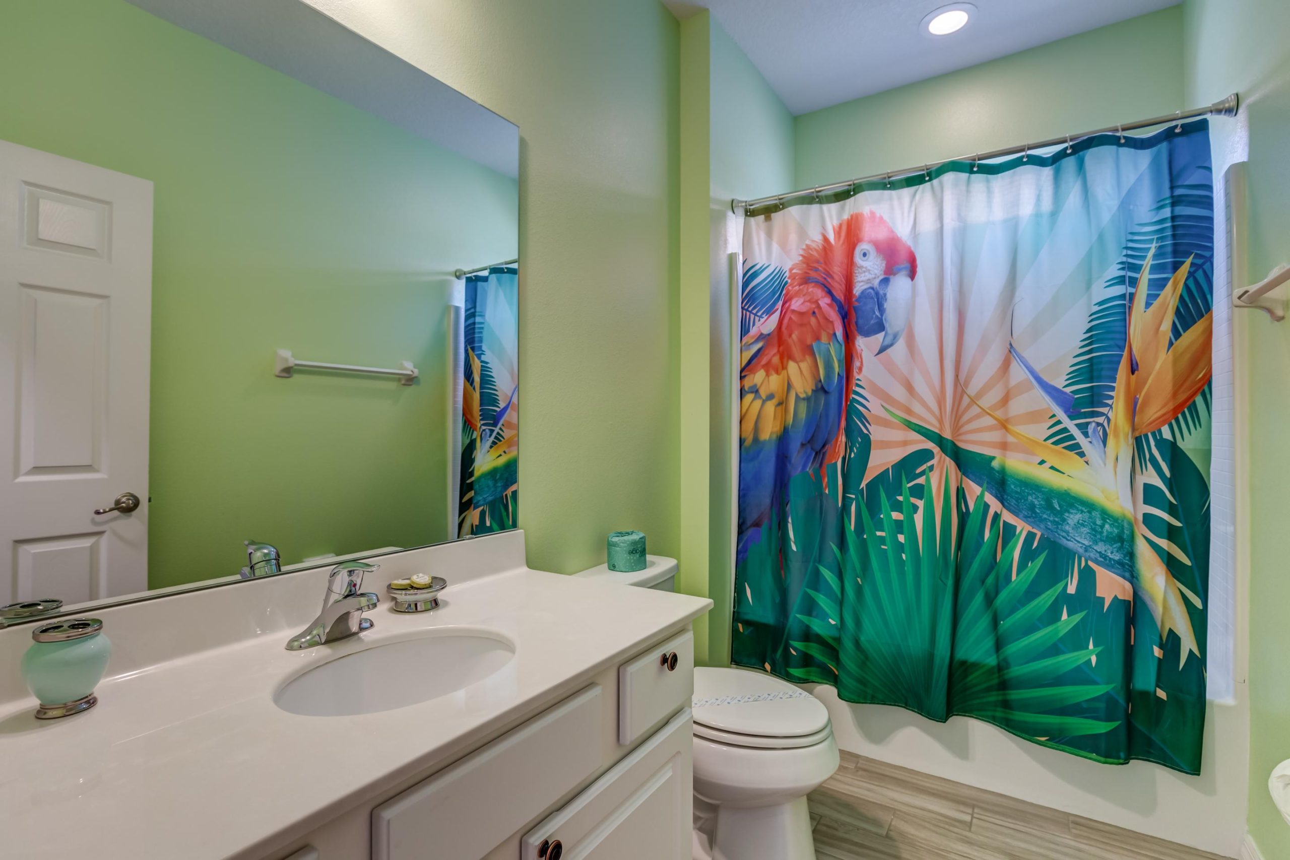 global themed home